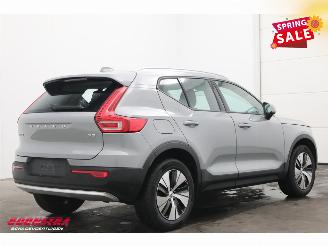 Volvo XC40 2.0 B3 Core LED Leder Apple/Android Camera SHZ LRHZ 9.766 km! picture 3