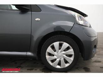 Toyota Aygo 1.0 VVT-i Now 5-DRS Navi Airco 96.456 km! picture 5