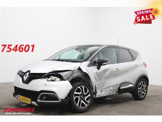 Damaged car Renault Captur 0.9 TCe Dynamique Navi Clima Cruise Camera PDC AHK 2015/5