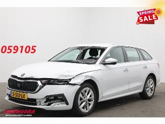 Voiture accidenté Skoda Octavia Combi 1.5 e-TSI DSG Style LED Virtual ACC Navi Clima SHZ PDC 2022/2