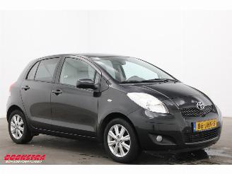 Toyota Yaris 1.3 VVTi Executive 5-DRS Clima PDC AHK 178.940 km! picture 2