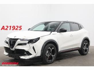 Vaurioauto  passenger cars Alfa Romeo Junior 1.2 Turbo Hybrid Ibrida Speciale LED ACC Massage Camera SHZ 2025/4