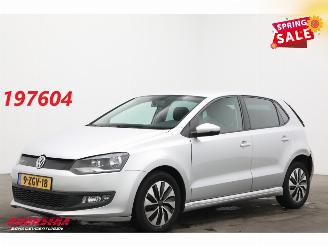 damaged passenger cars Volkswagen Polo 1.4 TDI BlueMotion 5-DRS Navi Airco Cruise AHK 2015/1