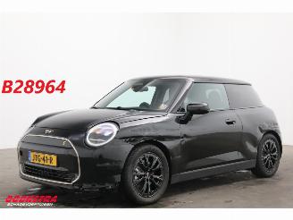 Tweedehands auto Mini Cooper SE Favoured M 54.2 kWh Pano LED ACC Leder Camera SHZ 2.035 km! 2026/1