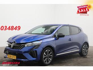 krockskadad bil auto Renault Clio 1.6 E-Tech Full Hybrid 145 techno LED Apple/Android Camera LRHZ SHZ 2024/7