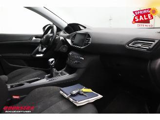 Peugeot 308 SW 1.6 BlueHDI Executive Pack Pano Navi Clima Cruise Camera PDC AHK picture 12