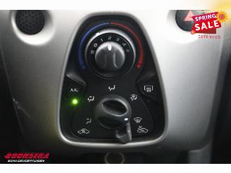 Peugeot 108 1.0 e-VTi Blue Lion Bluetooth Airco 16.397 km! picture 21