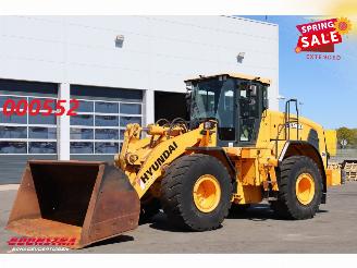 skadebil machine Hyundai  HL 960 Wiellader BY 2018 2022/12