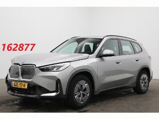 skadebil auto BMW iX1 xDrive30 67 kWh LED ACC Apple/Android Camera SHZ 2025/1