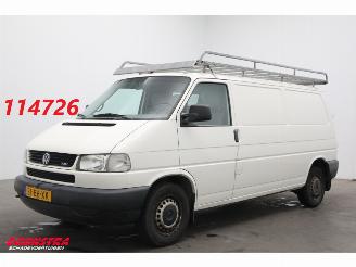 Damaged car Volkswagen Transporter T5 2.5 TDI Imperiaal 2003/5