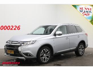 skadebil auto Mitsubishi Outlander 2.0 Executive Edition Navi Clima Cruise Camera PDC AHK 2015/8
