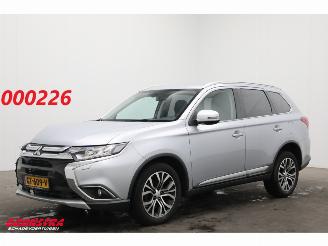 Damaged car Mitsubishi Outlander 2.0 Executive Edition Navi Clima Cruise Camera PDC AHK 2015/8