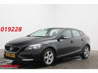 škoda osobní automobily Volvo V-40 1.6 T3 Kinetic Pano Leder Navi Clima Cruise Camera PDC 2013/1