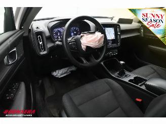 Volvo XC40 1.5 T2 Momentum Core LED Apple/Android Cruise PDC picture 23