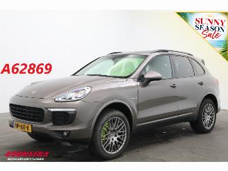skadebil auto Porsche Cayenne 3.0 S E-Hybrid Pano PDLS PASM Leder Cruise SHZ 2015/12