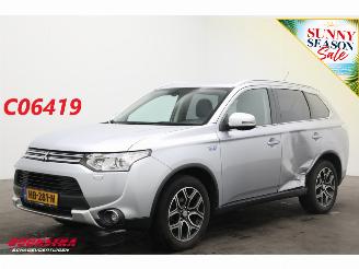 skadebil auto Mitsubishi Outlander 2.0 PHEV Executive Edition X-Line Navi Clima Cruise Camera AHK 2015/10