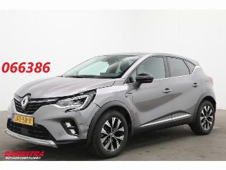 krockskadad bil auto Renault Captur 1.6 E-Tech PHEV 160 techno LED ACC Apple/Android Camera 2023/8