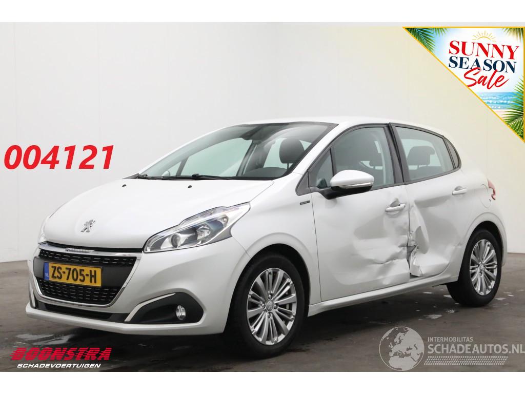 Peugeot 208 1.2 PT. 110 Signature Clima PDC Mirrorlink Camera 93.920 km!