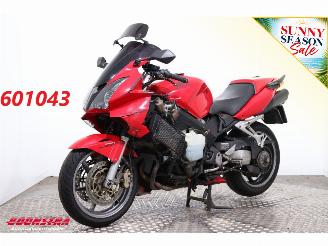 krockskadad bil motor Honda VFR 800FI ABS 2004/3