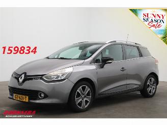 krockskadad bil auto Renault Clio Estate 1.5 dCi ECO Night&Day Navi Airco Cruise PDC AHK 2015/8