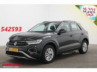 Unfallwagen Volkswagen T-Roc 1.0 TSI Life ACC Virtual Apple/Android PDC 2023/2