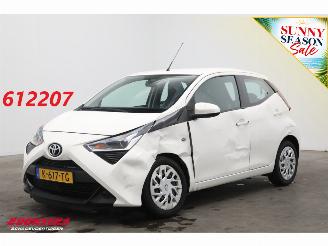 damaged passenger cars Toyota Aygo 1.0 VVT-i x-play 5-drs Airco Cruise Camera Bluetooth 2021/3