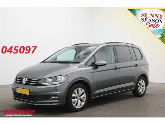 skadebil auto Volkswagen Touran 1.0 TSI Comfortline 7p ACC Navi Clima Camera PDC AHK 2019/3