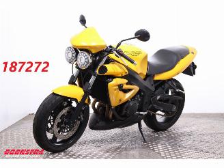 krockskadad bil auto Triumph Speed Four 30.275 km! 2007/7