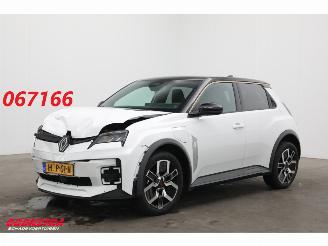 krockskadad bil auto Renault 5 Urban range techno 40 kWh ACC Clima Apple/Android Camera PDC 2025/6