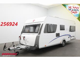 skadebil caravan Burstner  AVERSO FIFTY Mover Luifel Fietsendrager Frans Bed Rondzit Douche 2012/6
