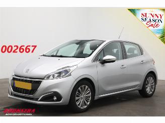 Schadeauto Peugeot 208 1.2 PureTech Allure Apple/Android Navi Clima Cruise Camera 64.916 km! 2017/3