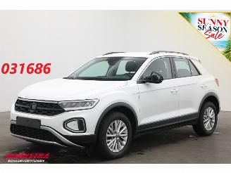 Voiture accidenté Volkswagen T-Roc 1.0 TSI Life Edition LED Apple/Android SHZ PDC 2024/12