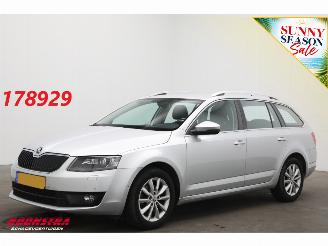 skadebil auto Skoda Octavia Combi Combi 1.0 TSI DSG Greentech Style Business Navi Clima Cruise SHZ PDC AHK 2017/3