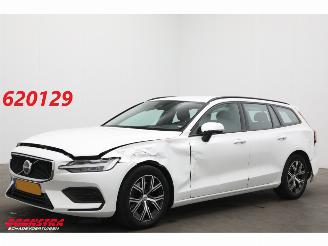 krockskadad bil auto Volvo V-60 2.0 B3 AUT Essential Edition ACC Navi Clima Apple/Android Leder Virtual Camera PDC 2024/10