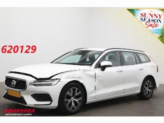 skadebil auto Volvo V-60 2.0 B3 AUT Essential Edition ACC Navi Clima Apple/Android Leder Virtual Camera PDC 2024/10