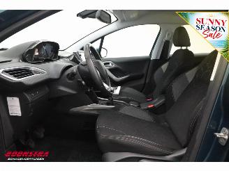 Peugeot 2008 1.2 PureTech Blue Lion Cruise Navi Airco Apple/Android PDC AHK picture 18