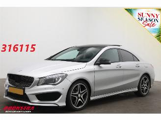 Auto incidentate Mercedes Cla-klasse 180 AMG Ambition Pano Schuif/kantel Cruise Navi Clima PDC Bluetooth 2015/11