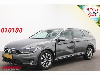 krockskadad bil auto Volkswagen Passat Variant 1.4 TSI GTE Highline ACC Navi Clima Apple/Android SHZ Virtual Camera PDC AHK 2016/7