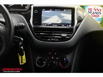 Peugeot 2008 1.2 PureTech Signature Cruise Navi Airco Apple/Android PDC picture 16