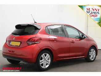 Peugeot 208 1.2 PureTech Signature Cruise Navi Airco Apple/Android PDC picture 3