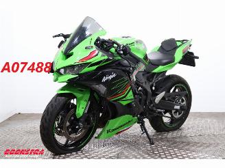 krockskadad bil motor Kawasaki  Ninja ZX-4RR ABS Akrapovic 2.984 km! 2025/11