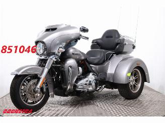 Coche accidentado Harley-Davidson  FLHTCUTG Tri Glide Ultra Classic 5HD! LED ABS Cruise Reverse 28.802 km! 2016/7