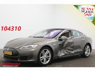 Unfallwagen Tesla Model S 70D Pano ACC Leder Memory SHZ Virtual Camera PDC AHK 2015/12