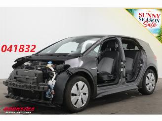 Damaged car Volkswagen ID.3 Pro Edition 58 kWh Teilediebstahl ACC LrHZ SHZ Virtual Apple/Android Camera PDC 2023/4