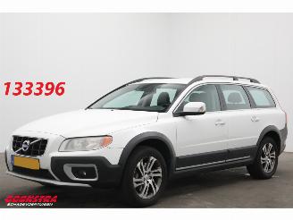 Vaurioauto  passenger cars Volvo Xc-70 2.4 D5 Aut. Momentum Cruise Clima Leder PDC 2012/3