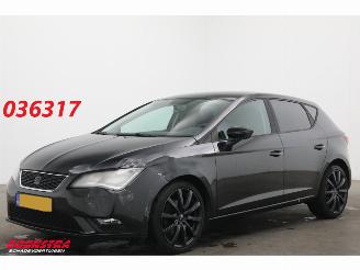 skadebil auto Seat Leon 1.2 TSI Style Cruise Airco Apple/Android 2015/1