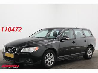 Voiture accidenté Volvo V-70 2.0D Kinetic Cruise Navi Clima Leder PDC 2009/5