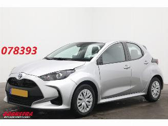 krockskadad bil auto Toyota Yaris 1.5 Hybrid Active ACC Navi Clima Apple/Android Camera 2023/1