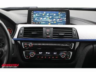 BMW 3-serie 318i Aut. M-Sport PDC Navi Clima LED LMV HIFI picture 14