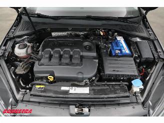Volkswagen Golf 1.6 TDI Highline ACC Navi Clima SHZ LrHZ PDC picture 6